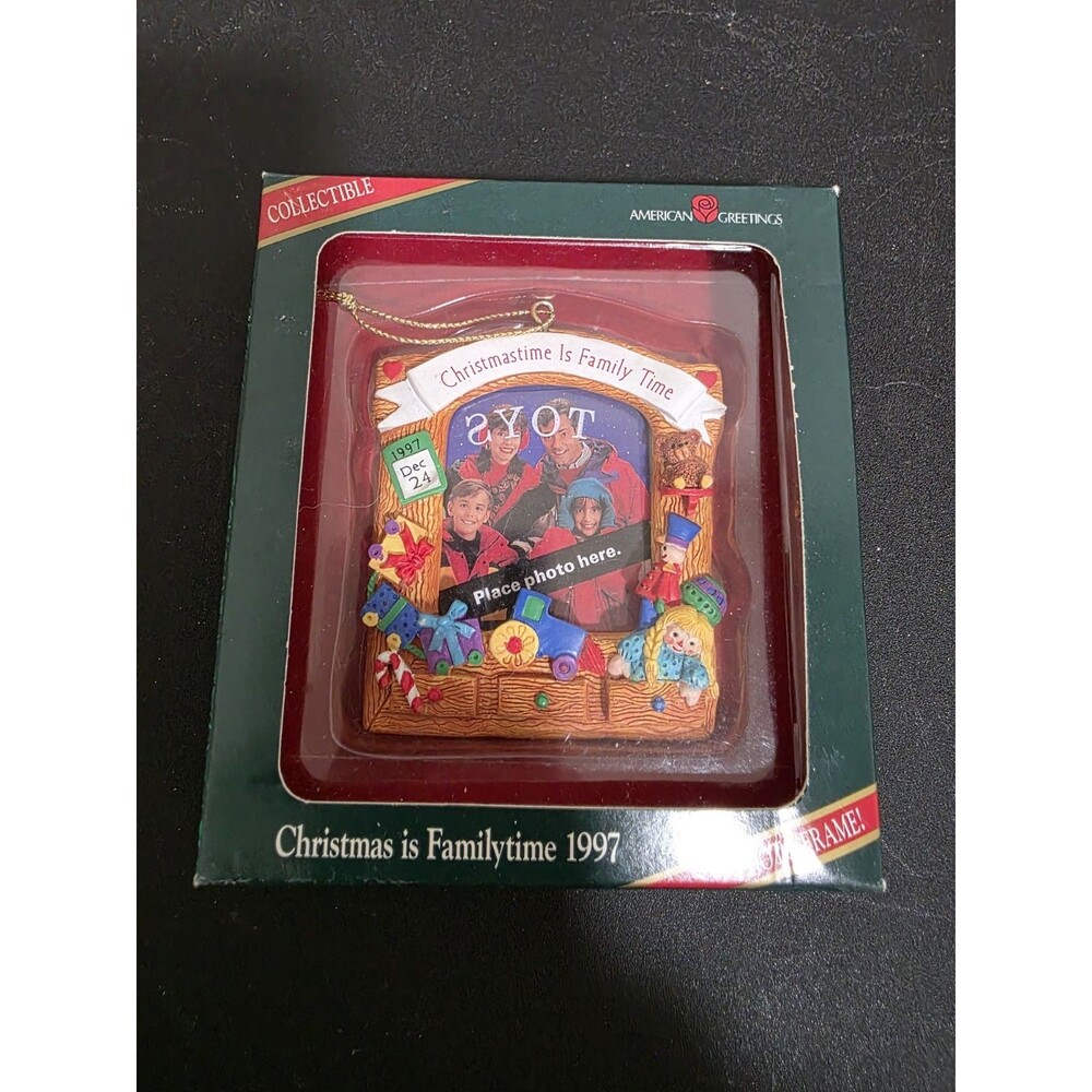 American Greetings CHRISTMAS TIME IS FAMILY TIME Photo Holder Ornament 1997